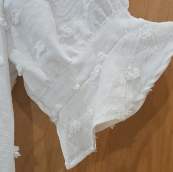 Chic White Textured Dress, PomPom Details, Casual Chic, Beach Or City Dress, L - Picture 4 of 7